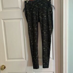 Reebok Camo Green Leggings. Size Small